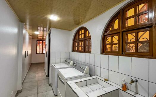 Edificio de apartamentos en venta en Sabana Sur, a pasos de la Contraloría. Código 144297