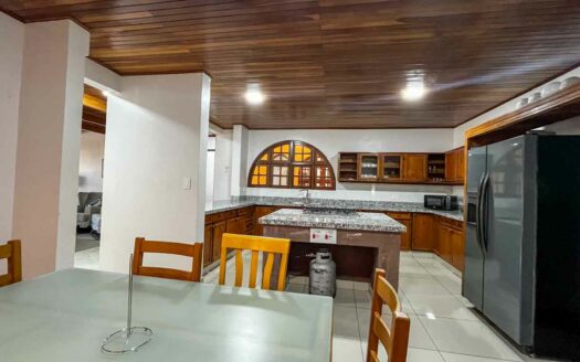 Edificio de apartamentos en venta en Sabana Sur, a pasos de la Contraloría. Código 144297