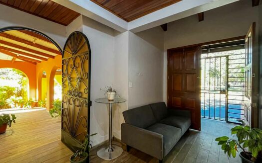 Edificio de apartamentos en venta en Sabana Sur, a pasos de la Contraloría. Código 144297