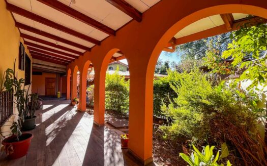 Edificio de apartamentos en venta en Sabana Sur, a pasos de la Contraloría. Código 144297