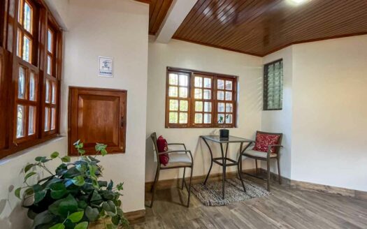 Edificio de apartamentos en venta en Sabana Sur, a pasos de la Contraloría. Código 144297