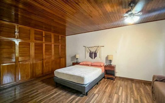 Edificio de apartamentos en venta en Sabana Sur, a pasos de la Contraloría. Código 144297