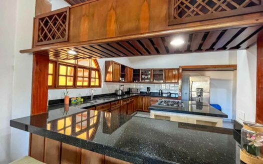 Edificio de apartamentos en venta en Sabana Sur, a pasos de la Contraloría. Código 144297