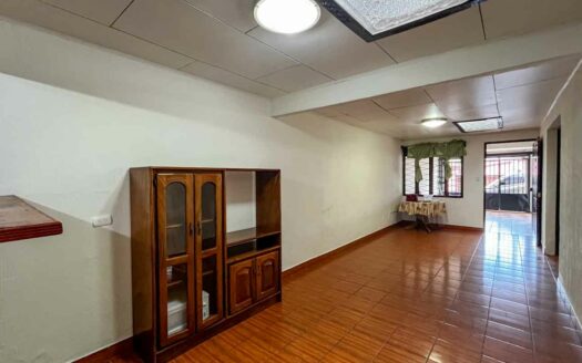 Casa de 2 habitaciones en venta en San Rafael Arriba de Desamparados, barrio tranquilo y cerca de todo COD#143974