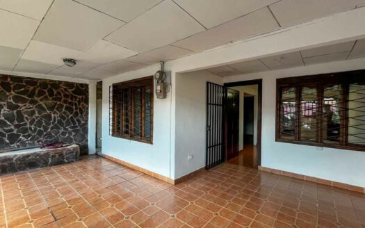 Casa de 2 habitaciones en venta en San Rafael Arriba de Desamparados, barrio tranquilo y cerca de todo COD#143974