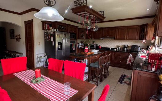 Casa De Lujo En Venta En Lindora Santa Ana Con Piscina Privada. Cod. 145922