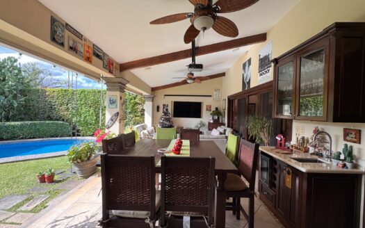 Casa De Lujo En Venta En Lindora Santa Ana Con Piscina Privada. Cod. 145922