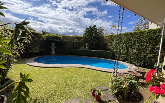 Casa De Lujo En Venta En Lindora Santa Ana Con Piscina Privada. Cod. 145922