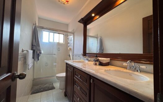 Casa De Lujo En Venta En Lindora Santa Ana Con Piscina Privada. Cod. 145922