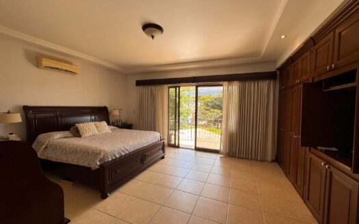 Casa De Lujo En Venta En Lindora Santa Ana Con Piscina Privada. Cod. 145922