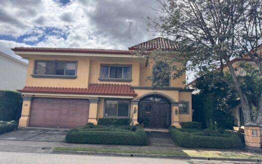 Casa De Lujo En Venta En Lindora Santa Ana Con Piscina Privada. Cod. 145922