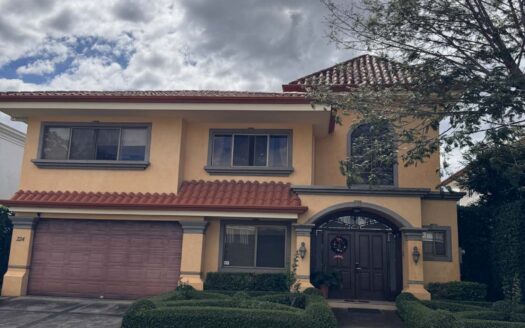 Casa De Lujo En Venta En Lindora Santa Ana Con Piscina Privada. Cod. 145922