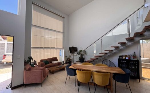 Casa En Venta En Lindora Santa Ana, Condominio Exclusivo De 4 Casas, Con Dormitorio en Primer Piso. Cod. 145892