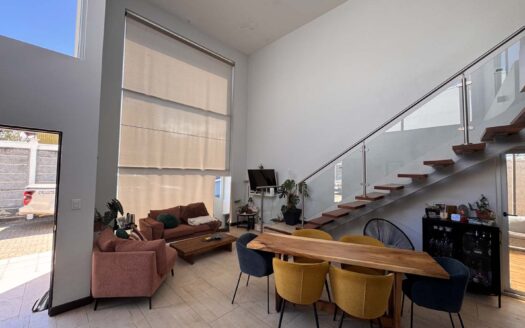 Casa En Venta En Lindora Santa Ana, Condominio Exclusivo De 4 Casas, Con Dormitorio en Primer Piso. Cod. 145892