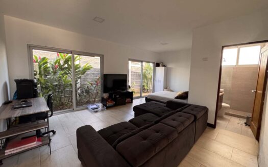 Casa En Venta En Lindora Santa Ana, Condominio Exclusivo De 4 Casas, Con Dormitorio en Primer Piso. Cod. 145892