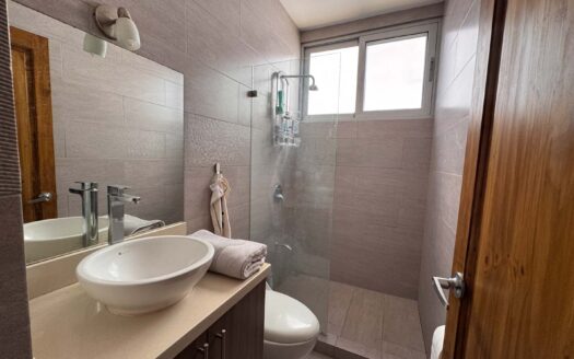 Casa En Venta En Lindora Santa Ana, Condominio Exclusivo De 4 Casas, Con Dormitorio en Primer Piso. Cod. 145892