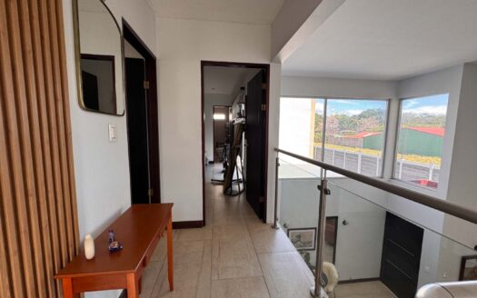 Casa En Venta En Lindora Santa Ana, Condominio Exclusivo De 4 Casas, Con Dormitorio en Primer Piso. Cod. 145892