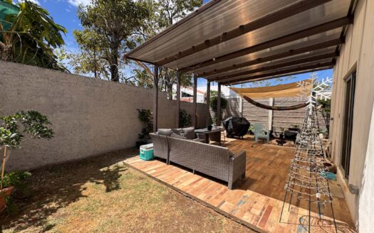 Casa En Venta En Lindora Santa Ana, Condominio Exclusivo De 4 Casas, Con Dormitorio en Primer Piso. Cod. 145892