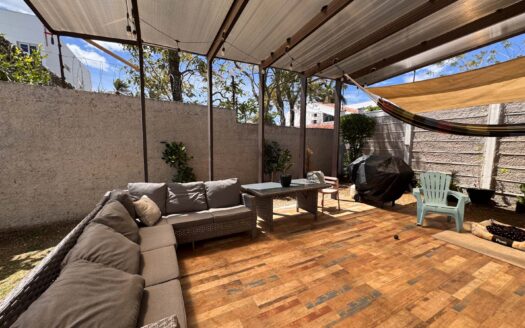 Casa En Venta En Lindora Santa Ana, Condominio Exclusivo De 4 Casas, Con Dormitorio en Primer Piso. Cod. 145892