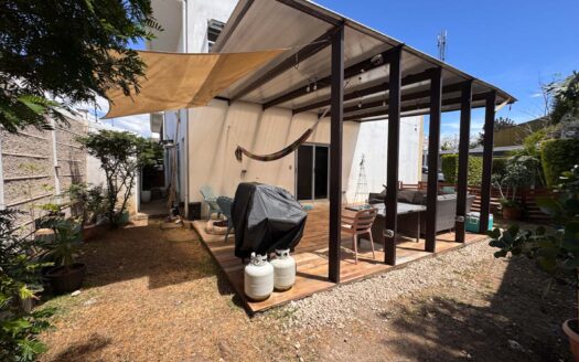 Casa En Venta En Lindora Santa Ana, Condominio Exclusivo De 4 Casas, Con Dormitorio en Primer Piso. Cod. 145892