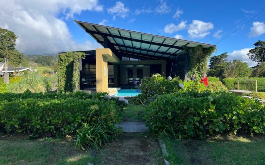 Hermoso y amplio lote de 750 m2 con espectaculares vistas en exclusivo condominio en Poás de Alajuela a precio de OPORTUNIDAD! COD. 146028