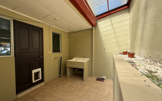 Oportunidad por Remate Bancario!!! Apartamento en Planta Baja, en Pequeño Condominio en Residencial Saint Clare, Moravia COD 146093