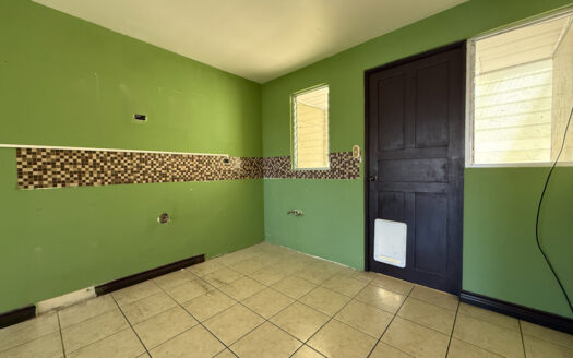 Oportunidad por Remate Bancario!!! Apartamento en Planta Baja, en Pequeño Condominio en Residencial Saint Clare, Moravia COD 146093