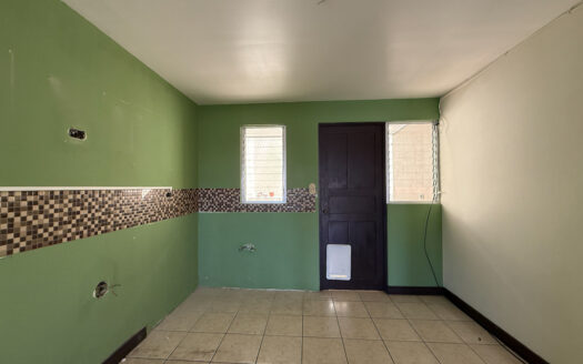 Oportunidad por Remate Bancario!!! Apartamento en Planta Baja, en Pequeño Condominio en Residencial Saint Clare, Moravia COD 146093