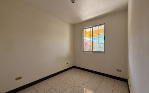 Oportunidad por Remate Bancario!!! Apartamento en Planta Baja, en Pequeño Condominio en Residencial Saint Clare, Moravia COD 146093