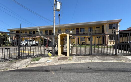 Oportunidad por Remate Bancario!!! Apartamento en Planta Baja, en Pequeño Condominio en Residencial Saint Clare, Moravia COD 146093