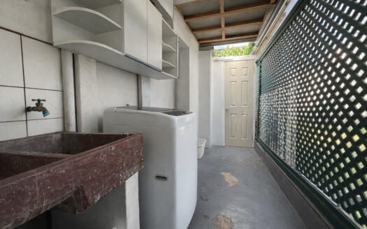 Casa de 3 Niveles, con 4 Habitaciones y en Residencial Seguro en Llorente de Tibás COD 145516