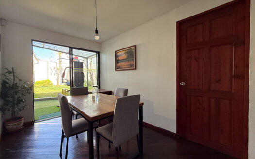 Casa de 3 Niveles, con 4 Habitaciones y en Residencial Seguro en Llorente de Tibás COD 145516