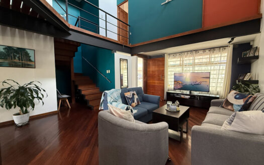 Casa de 3 Niveles, con 4 Habitaciones y en Residencial Seguro en Llorente de Tibás COD 145516