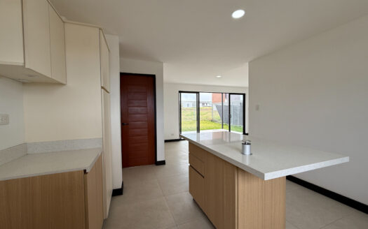 Casa de 2 Plantas, Para Estrenar en Condominio con Hermosas Amenidades en Los Sitios de Moravia, COD 144692