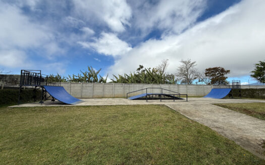 Casa de 2 Plantas, Para Estrenar en Condominio con Hermosas Amenidades en Los Sitios de Moravia, COD 144692