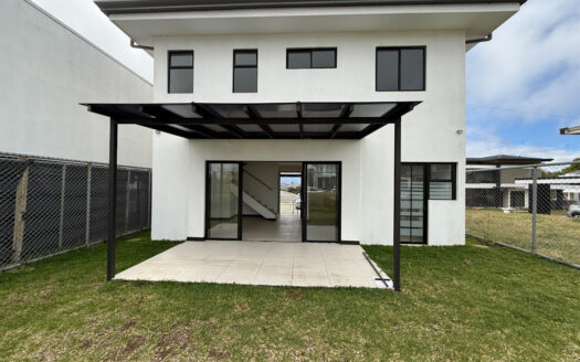 Casa de 2 Plantas, Para Estrenar en Condominio con Hermosas Amenidades en Los Sitios de Moravia, COD 144692