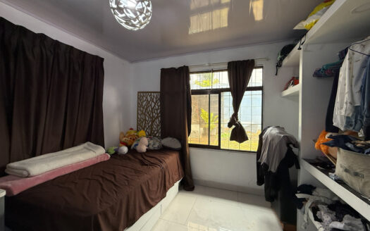 Hermosa Casa en Terreno de 2.503 m2, en la Zona de La Colmena, Cascajal de Coronado COD 145544