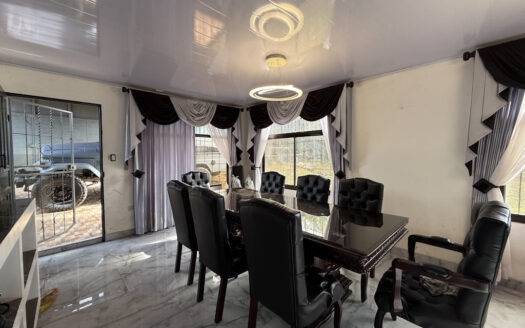 Hermosa Casa en Terreno de 2.503 m2, en la Zona de La Colmena, Cascajal de Coronado COD 145544