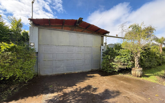 Hermosa Casa en Terreno de 2.503 m2, en la Zona de La Colmena, Cascajal de Coronado COD 145544