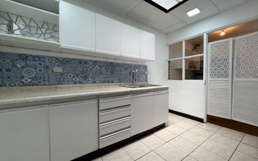 Casa en Residencial Seguro, Con Mucha Iluminación en la Zona de Dulce Nombre de Coronado COD 144736