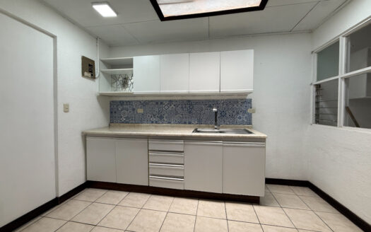 Casa en Residencial Seguro, Con Mucha Iluminación en la Zona de Dulce Nombre de Coronado COD 144736