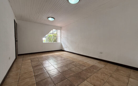 Casa en Residencial Seguro, Con Mucha Iluminación en la Zona de Dulce Nombre de Coronado COD 144736