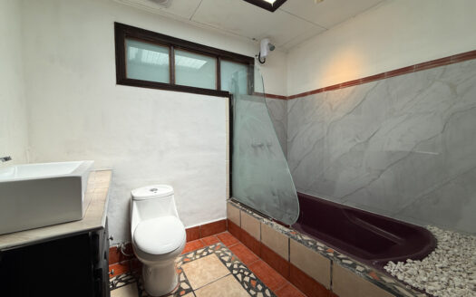 Casa en Residencial Seguro, Con Mucha Iluminación en la Zona de Dulce Nombre de Coronado COD 144736