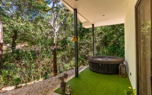 Casa y 2 Aptos en 10,984m2 de terreno con Potencial de Renta🌿 COD:144170