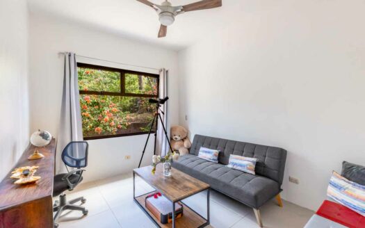 Casa y 2 Aptos en 10,984m2 de terreno con Potencial de Renta🌿 COD:144170