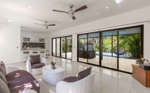 Casa y 2 Aptos en 10,984m2 de terreno con Potencial de Renta🌿 COD:144170