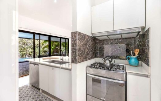 Casa y 2 Aptos en 10,984m2 de terreno con Potencial de Renta🌿 COD:144170