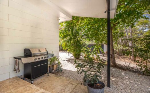 Casa y 2 Aptos en 10,984m2 de terreno con Potencial de Renta🌿 COD:144170