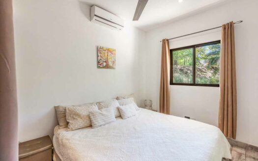 Casa y 2 Aptos en 10,984m2 de terreno con Potencial de Renta🌿 COD:144170