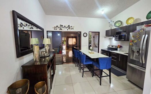 Venta de Casa de 1 Planta en Condominio de San Pablo De Heredia. Código 144594